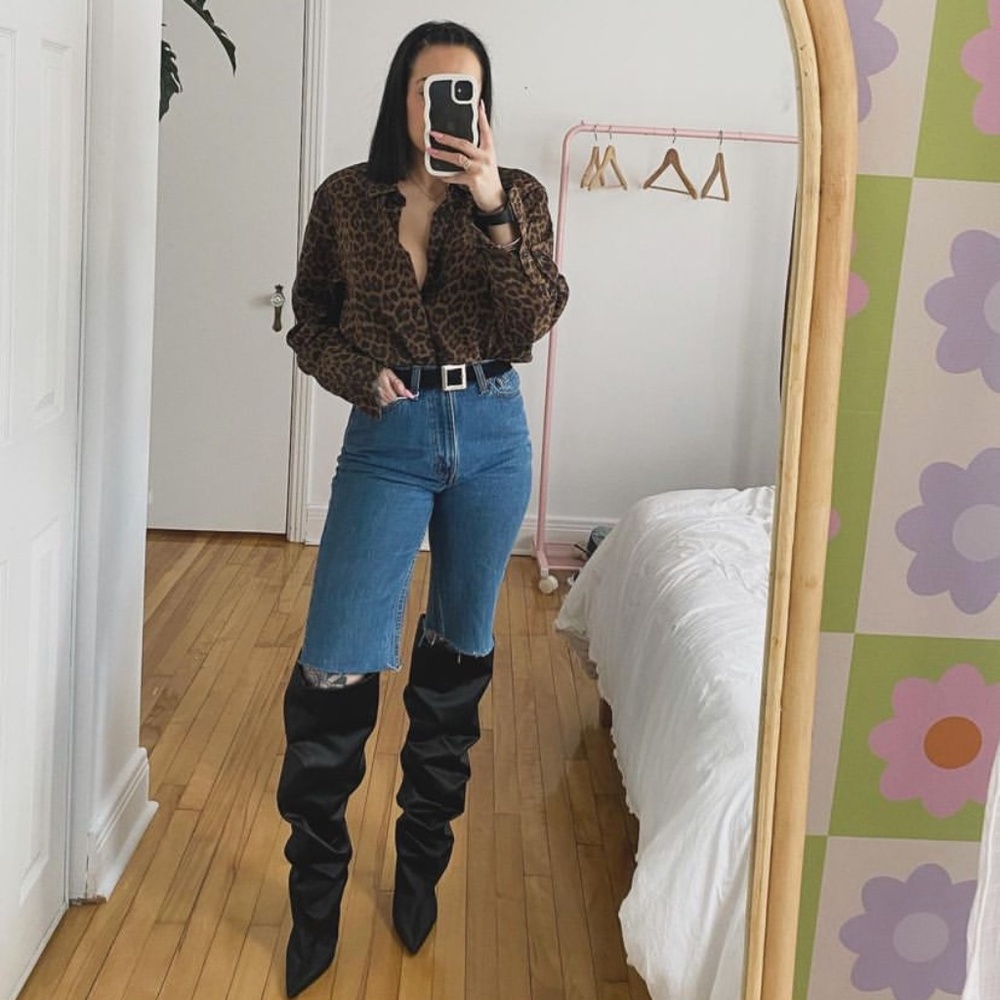 4/35$- H&M leopard button up shirt